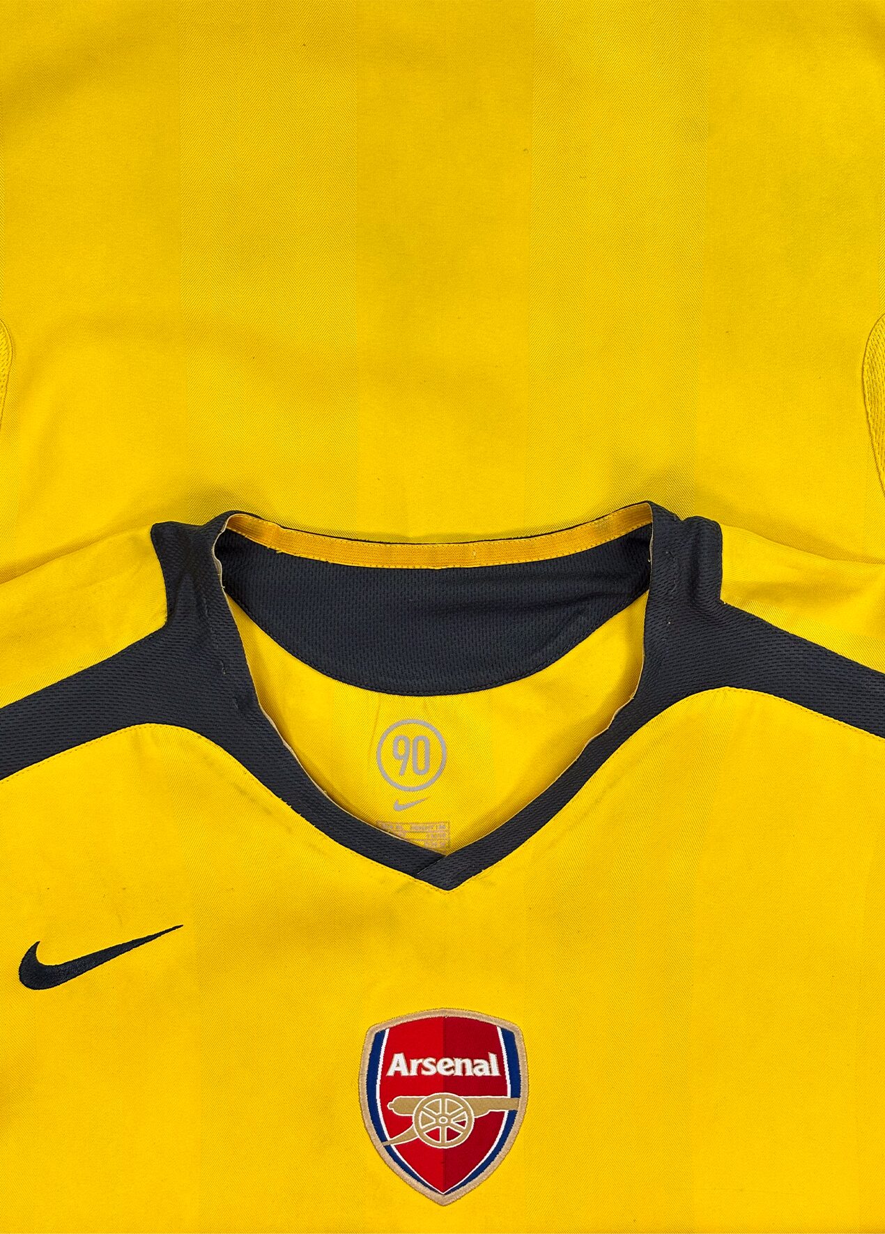Arsenal 05/06 Away