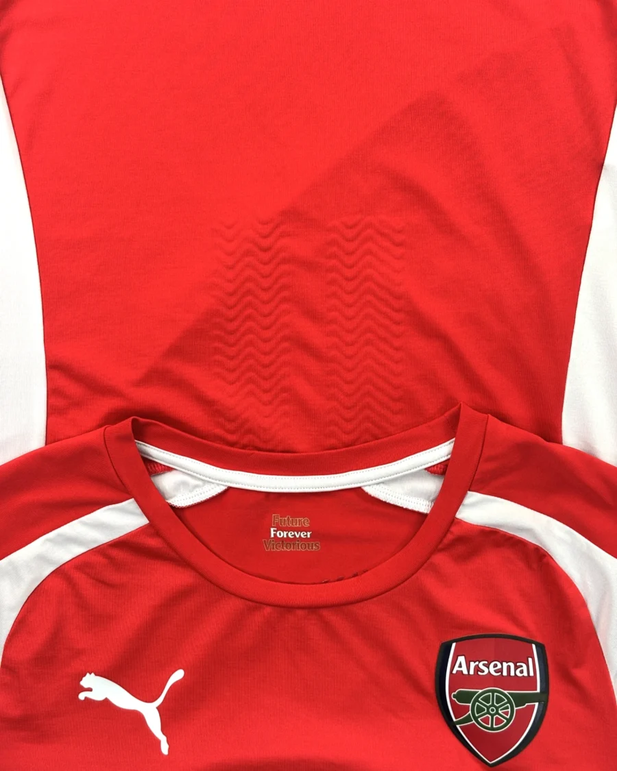 Arsenal 14/15 Home Player Issue