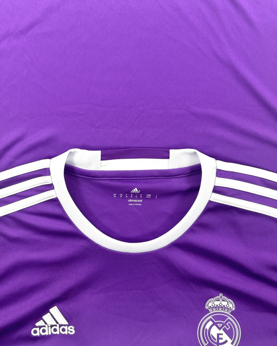 Real Madrid 16/17 Away Vázquez