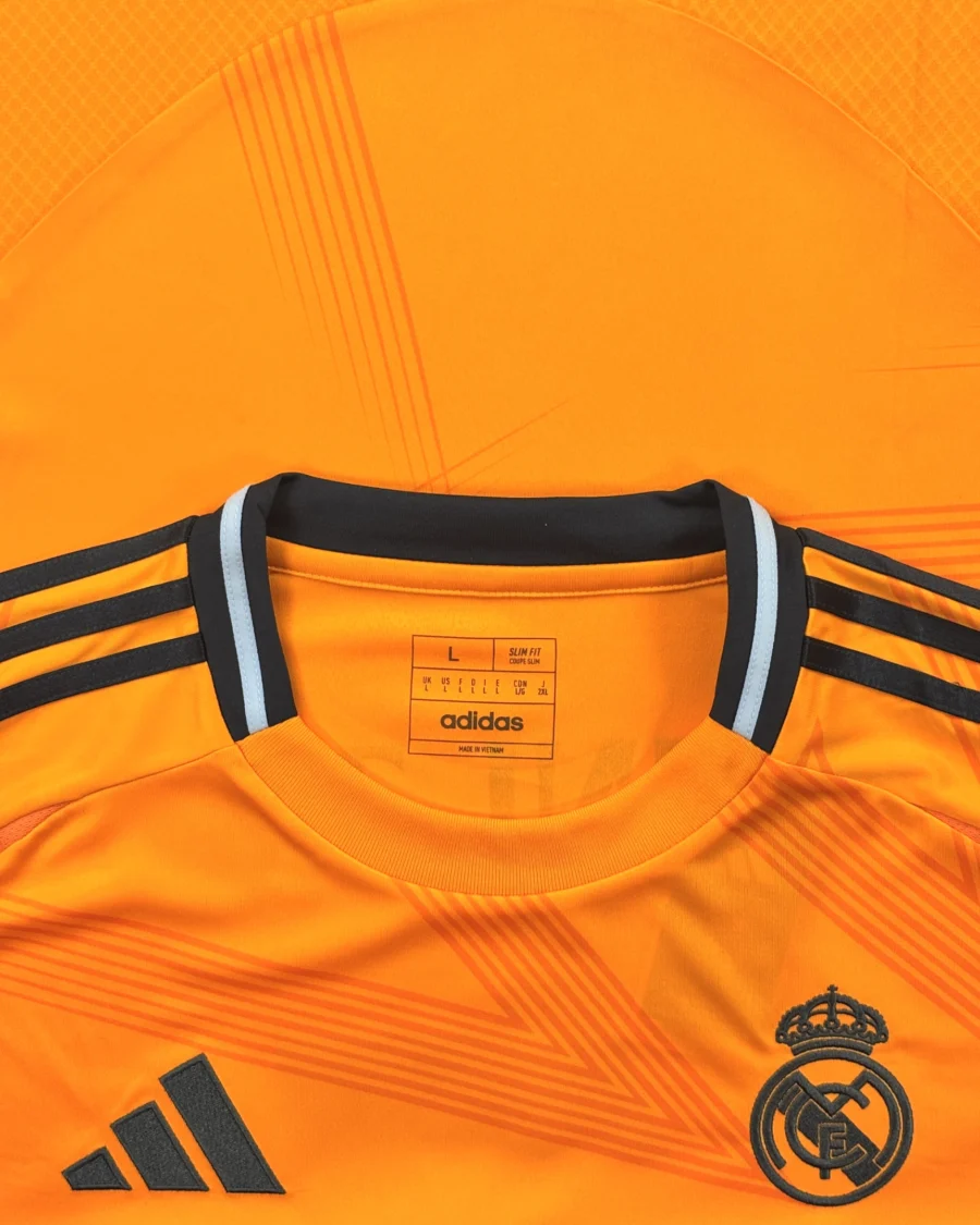 Real Madrid 24/25 Away Vinicius
